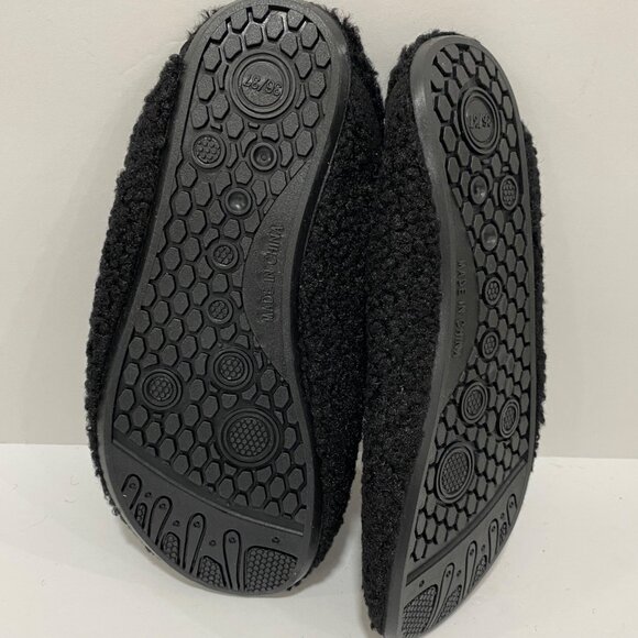 OZLOOK Black Fleece House Slippers Women’s Size 38/39 NWOT - Picture 3 of 4